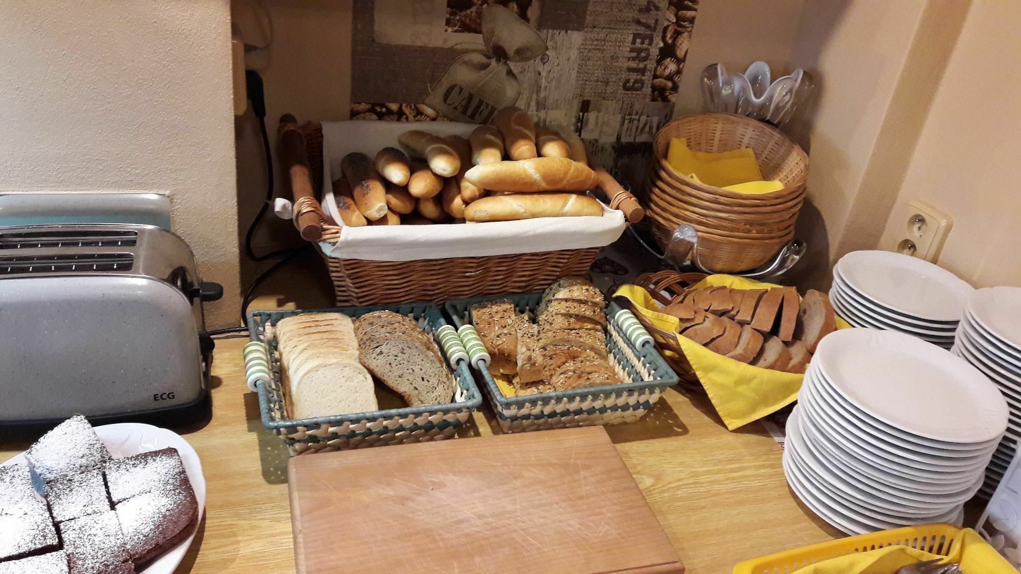 雷娜塔膳食公寓酒店 哈拉霍夫 外观 照片
