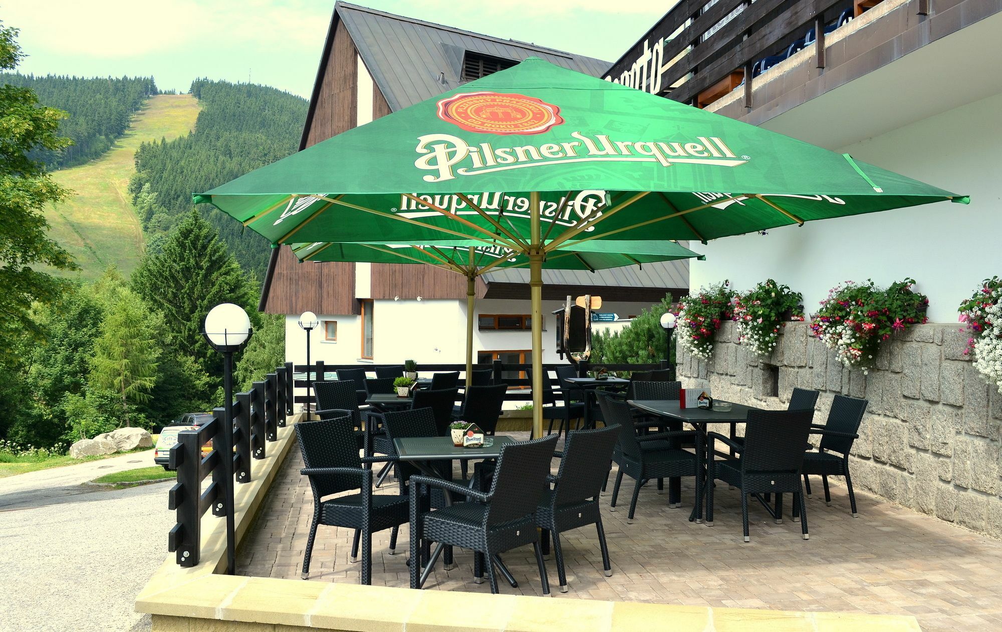 雷娜塔膳食公寓酒店 哈拉霍夫 外观 照片